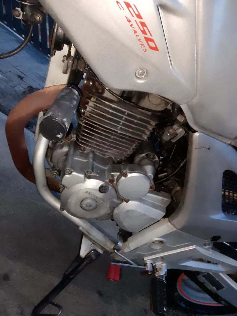 CB 250  - Foto 2