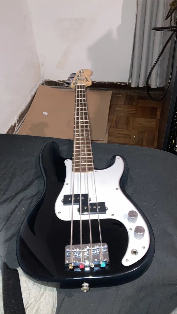 Baixo Squier mini precision 4 cordas escala curta short scale 