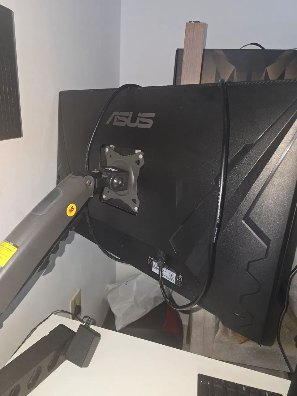 Monitor ASUS TUF Gaming 27 QHD 180Hz - Foto 2