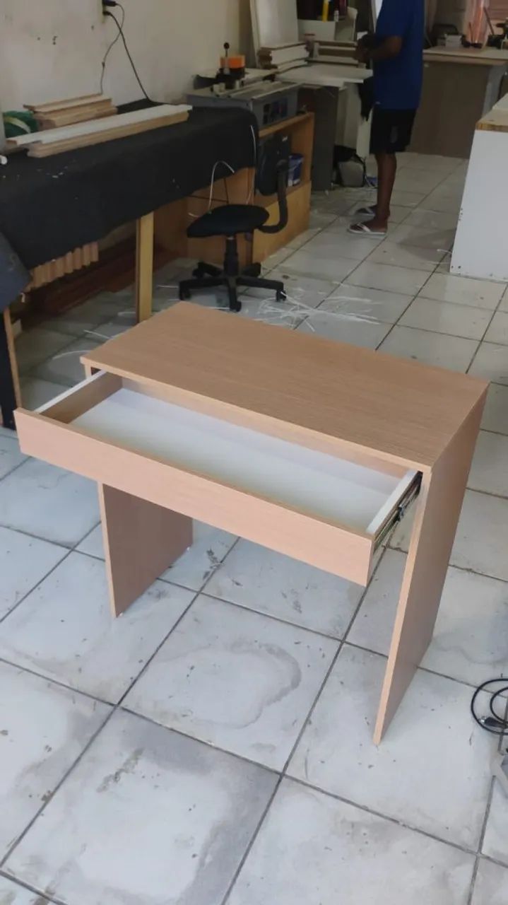 Escrivaninha com gavetão  - Foto 2