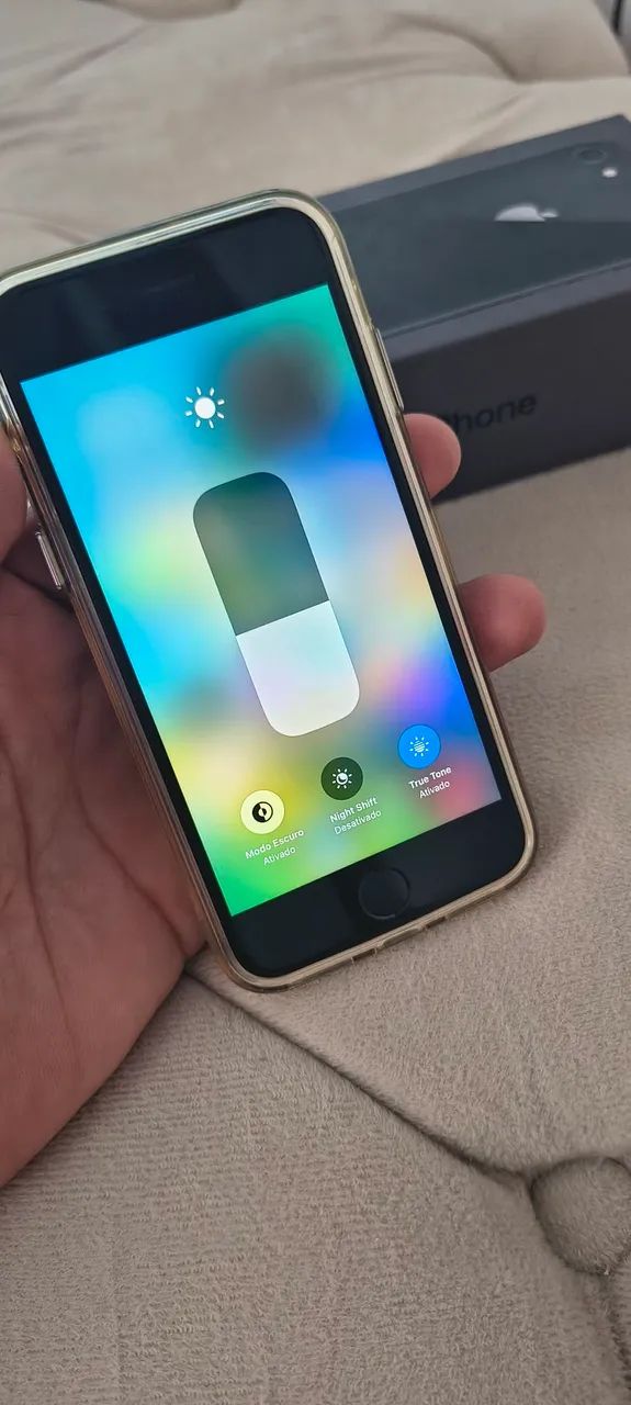 iPhone 8 64 GB na caixa completo  - Foto 5