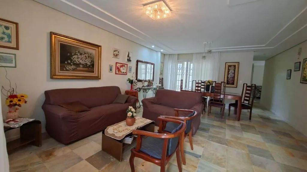 CASA CONFORTÁVEL NO PARQUE SÃO JORGE -