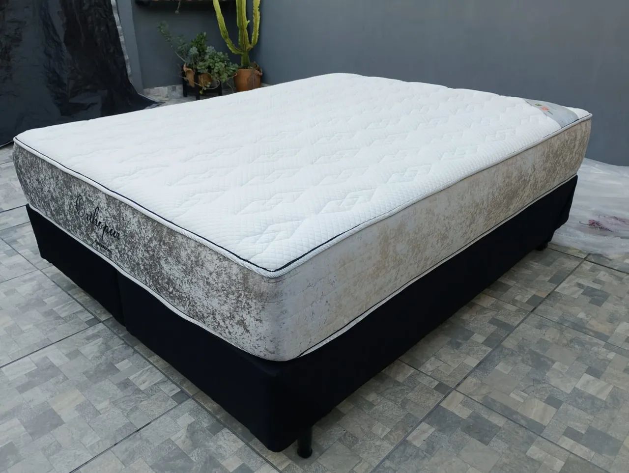 Excelente Cama Box Queen Size Orthopur Ortobom  - Foto 2