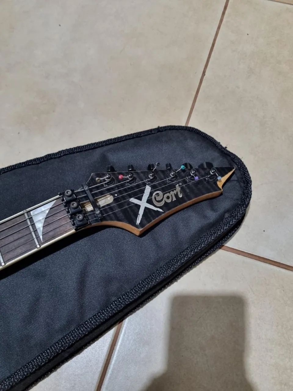 Guitarra Cort X-11 + capa acolchoada  - Foto 4