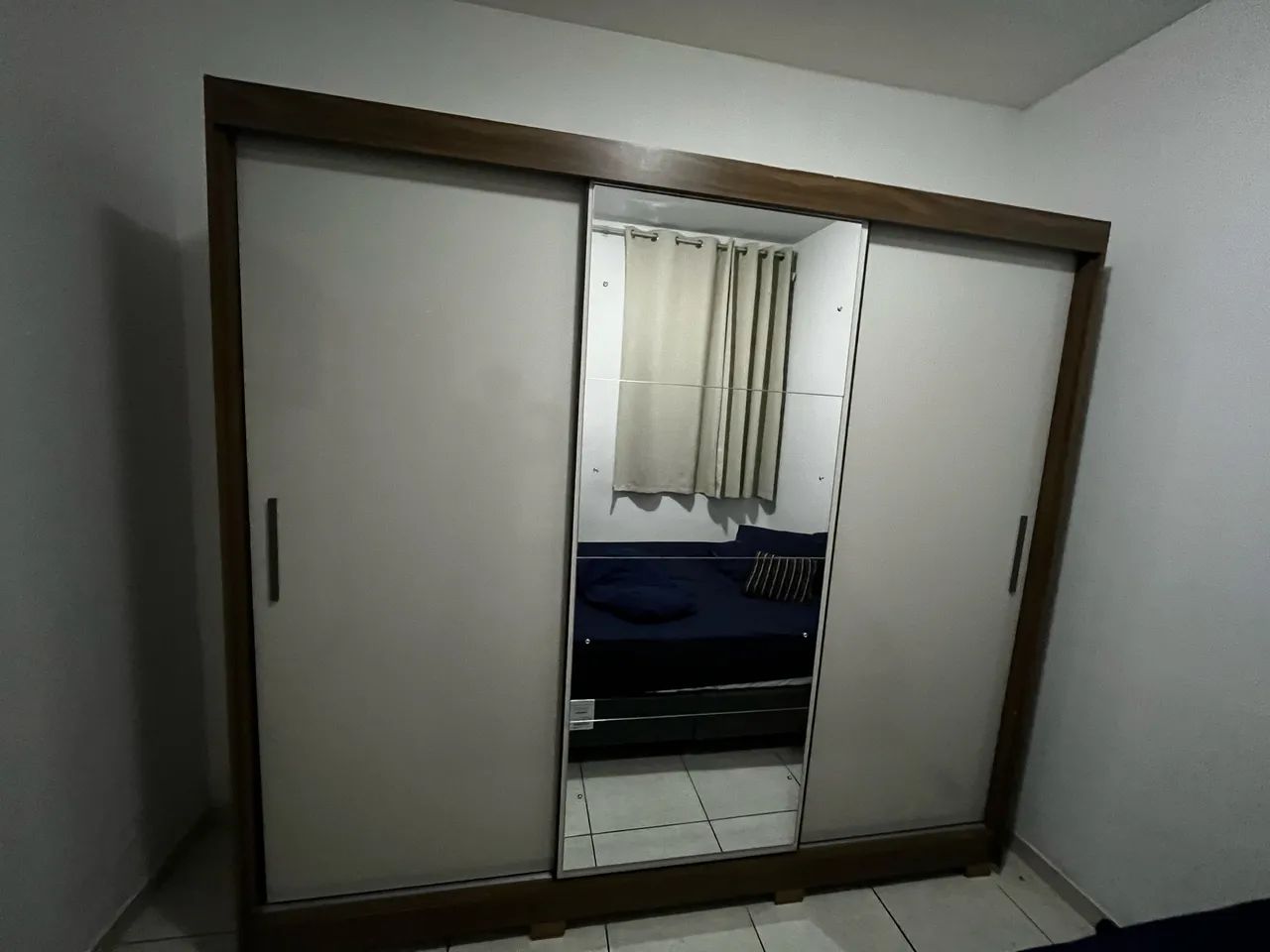 GUARDA-ROUPA DE CASAL