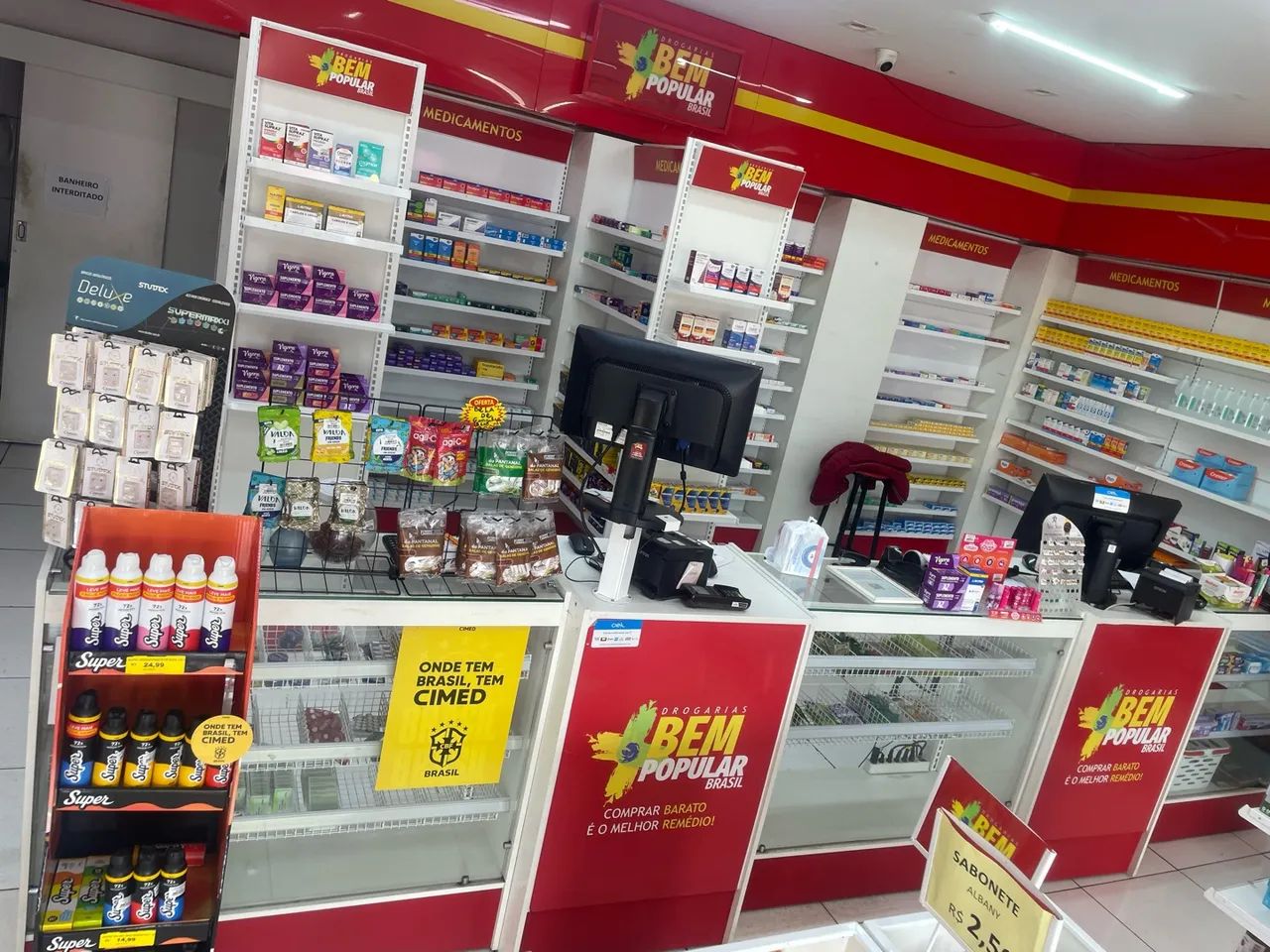 Vendo Prateleiras , Gôndolas e Balcões de Drogaria  - Foto 5