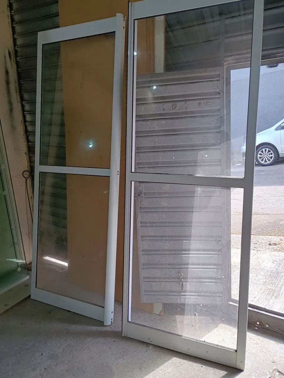 Porta de alumínio com vidro  - Foto 4