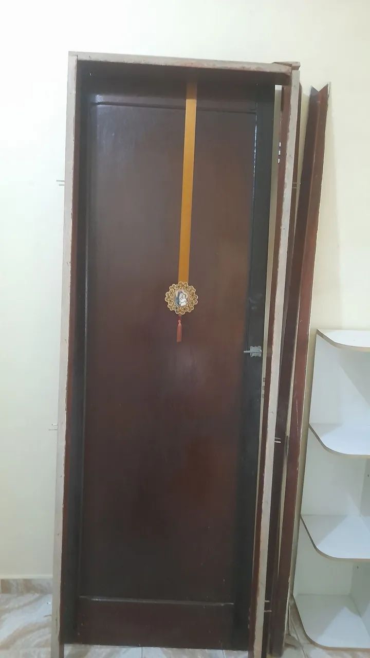 Porta madeira maciça lisa ambientes internos comp 2,10 largura 70  completa forramento ali