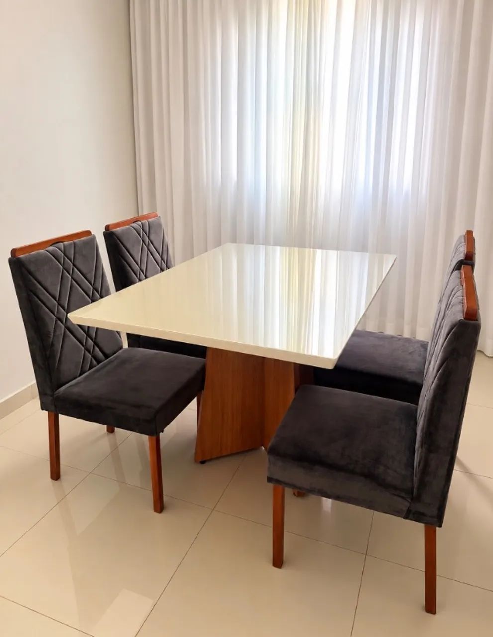 Mesa de jantar com 4 cadeiras  - Foto 2