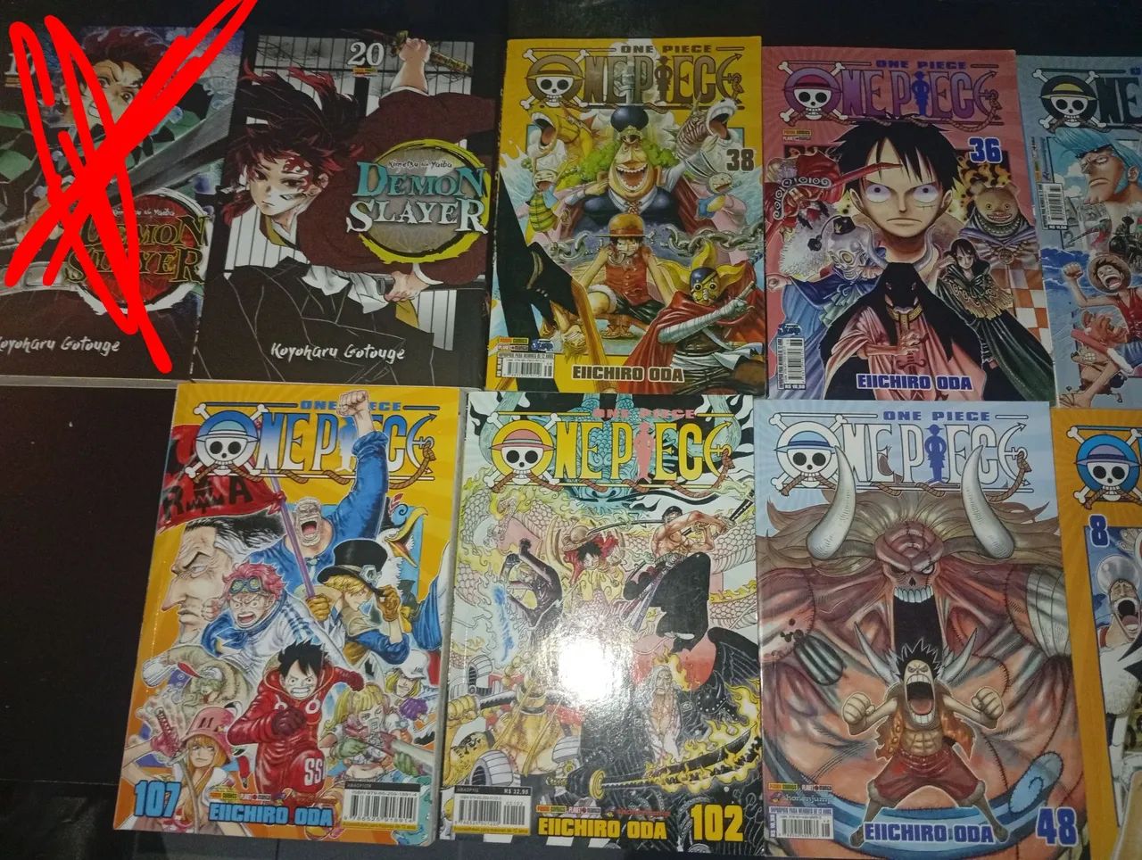 Lote de 10 mangás de One Piece e Demon Slayer  - Foto 3