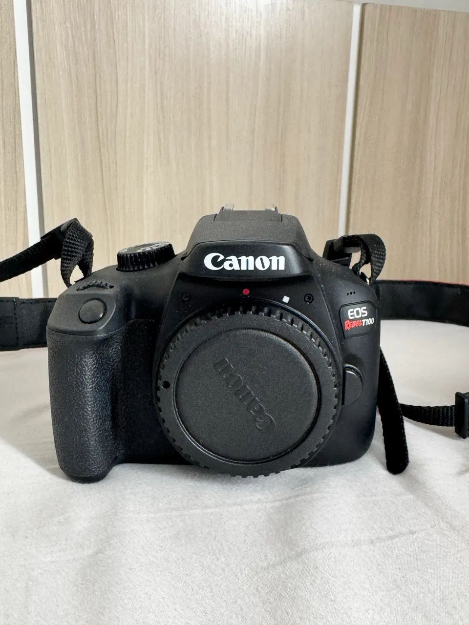 Canon eos rebel t100