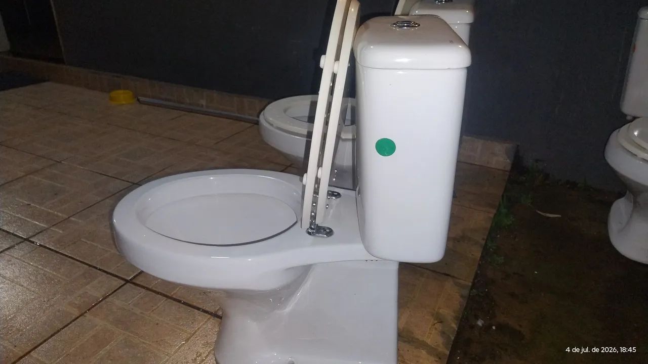 Vaso DECA caixa acoplada com assento - Foto 5