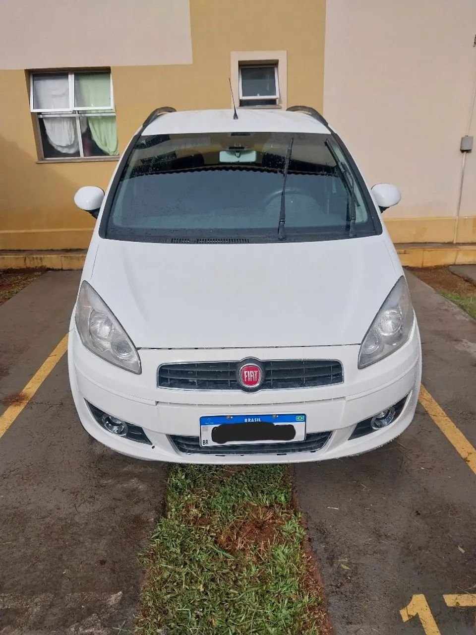 Fiat Idea Attractive 1.4 Fire Flex 8V 5P 2013 - Foto 2