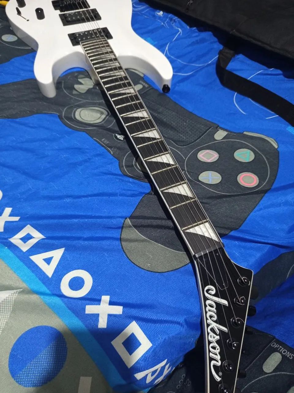 Guitarra Jackson JS22 pouco usada - Foto 2