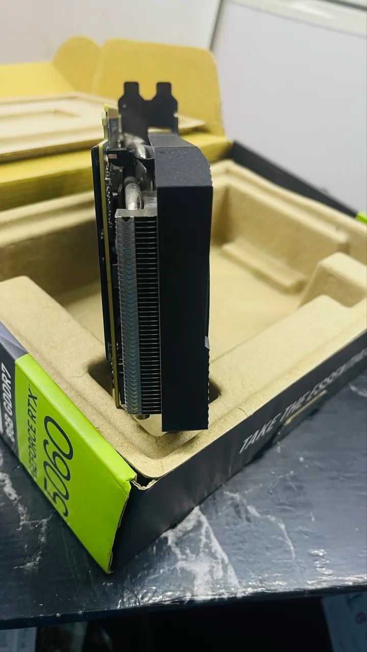GEFORCE RTX ASUS 12G - Foto 5