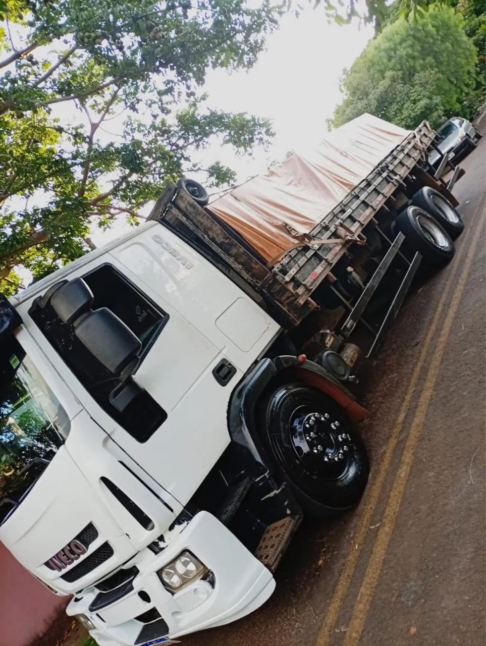 Vendo Iveco 240e22 ano 2013 - Foto 3