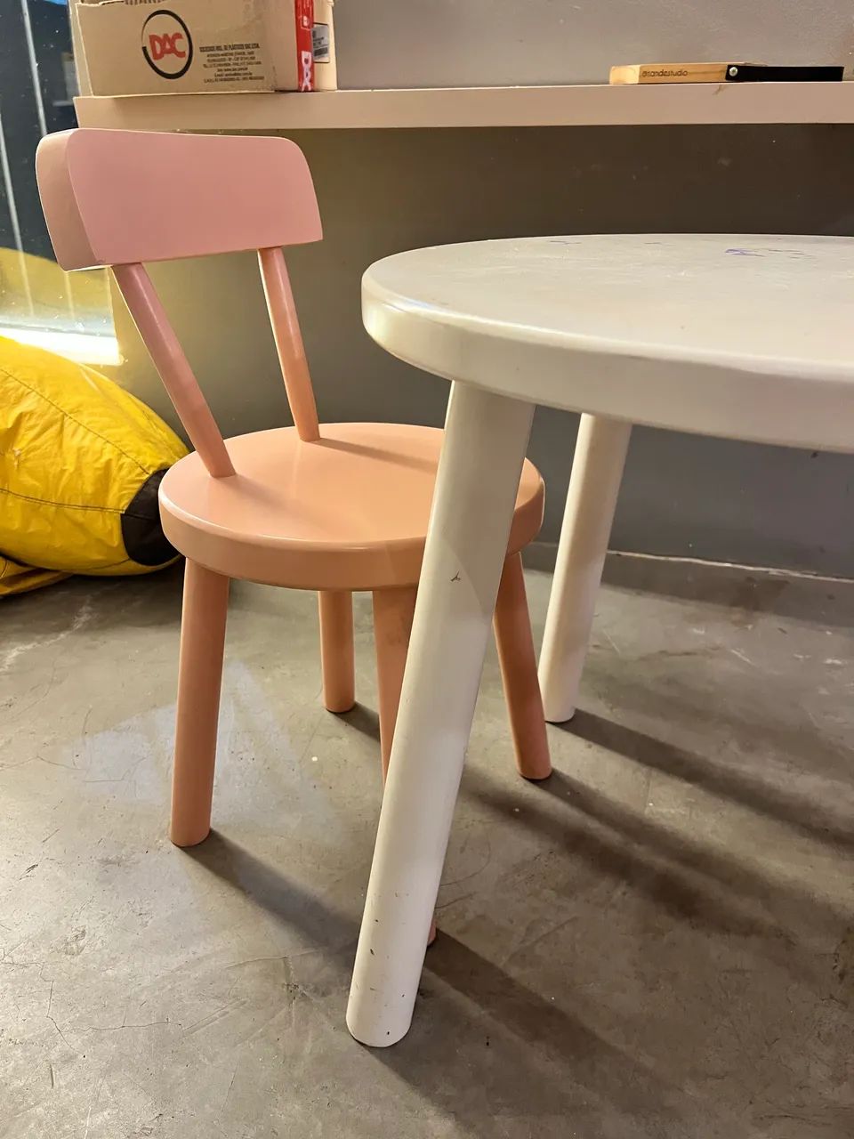 Conjunto mesa e duas cadeiras infantis - Foto 2