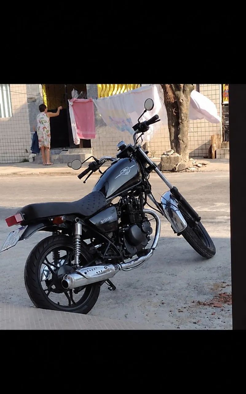 Intruder 125 Custom