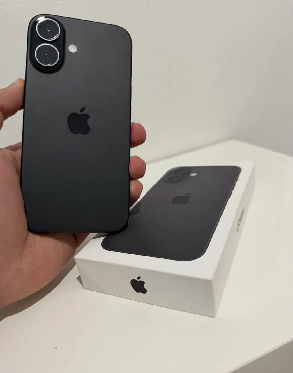 iPhone 16 