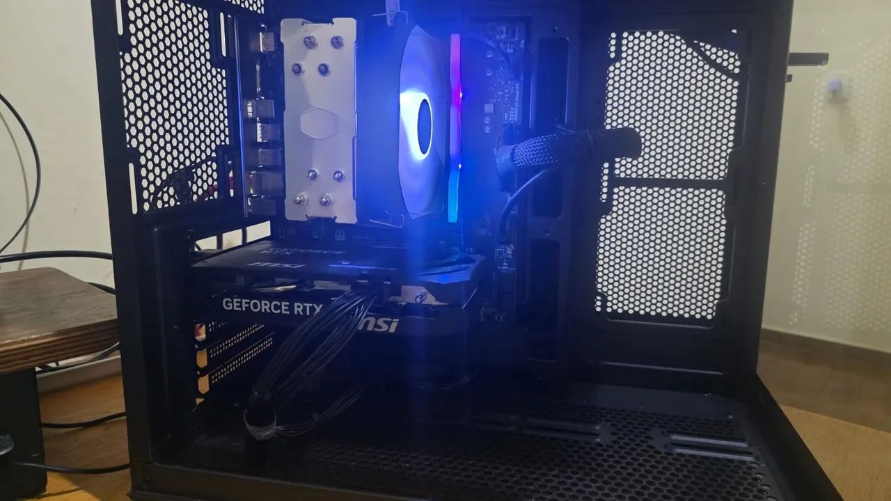 Placa de video GeForce RTX 5050 2 NOVA meses de uso - Foto 3