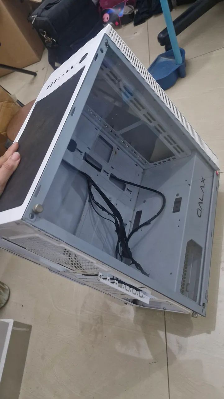 gabinete com rgb e lateral de vidro - Foto 4