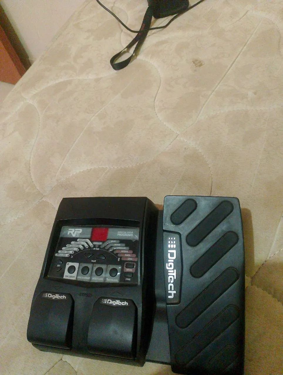 Pedaleira Digitech RP 90 