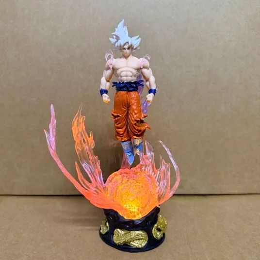 GOKU COM BASE LED INSTINTO SUPERIOR ACTION FIGURE - Foto 2
