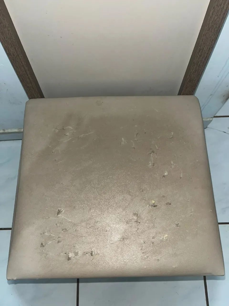 Mesa de Jantar com Tampo de Vidro + 6 Cadeiras - Foto 4