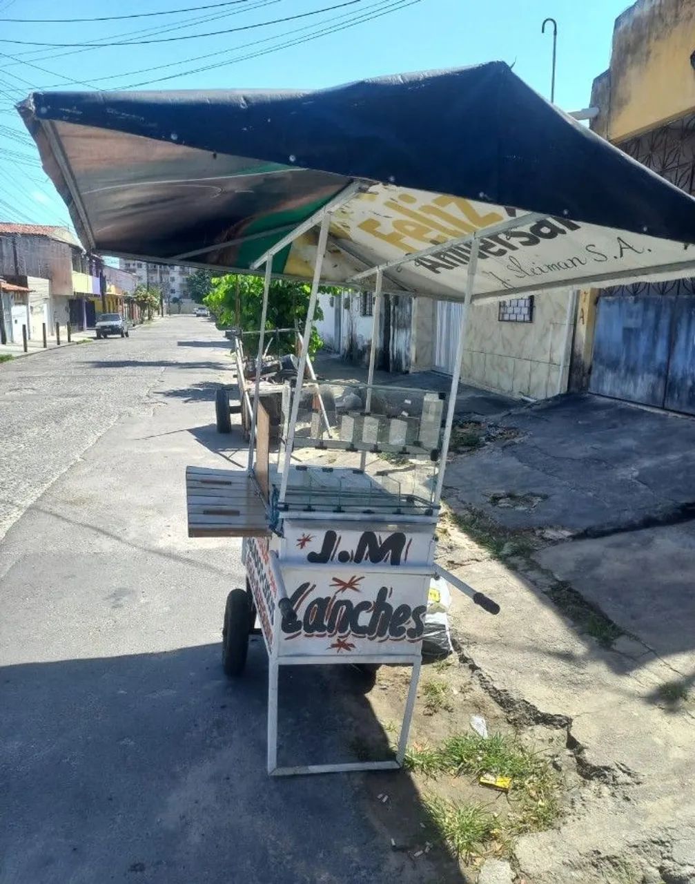 Carrinho de lanche com quatro banquinhos  - Foto 2