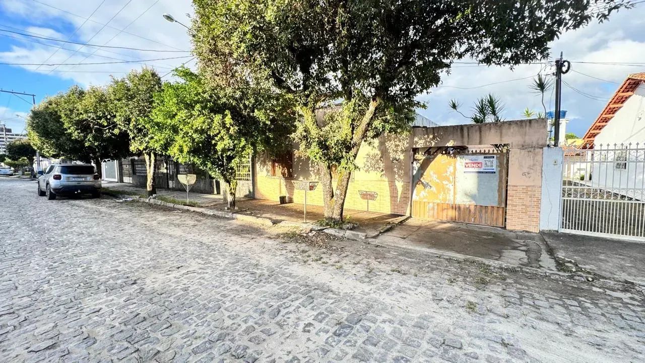 CASA À VENDA NO CENTRO - ÓTIMA PARA FINALIDADE COMERCIAL - Foto 3
