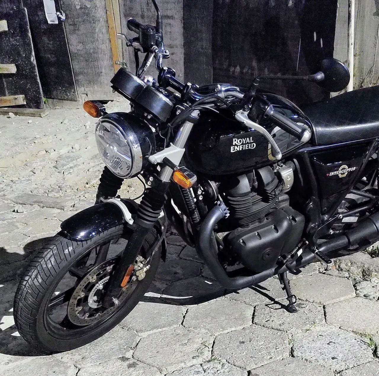 Interceptor 650 2025 - Foto 3