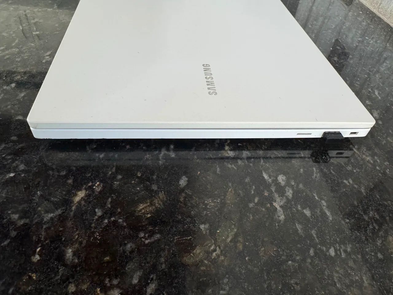 VENDO Notebook Samsung Book E20 (NP550XDA- KO2BR)  - Foto 4