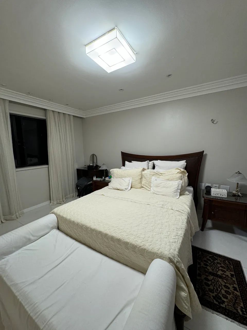 Conjunto : Cama Queen e duas mesas de cabeçeira  - Foto 2