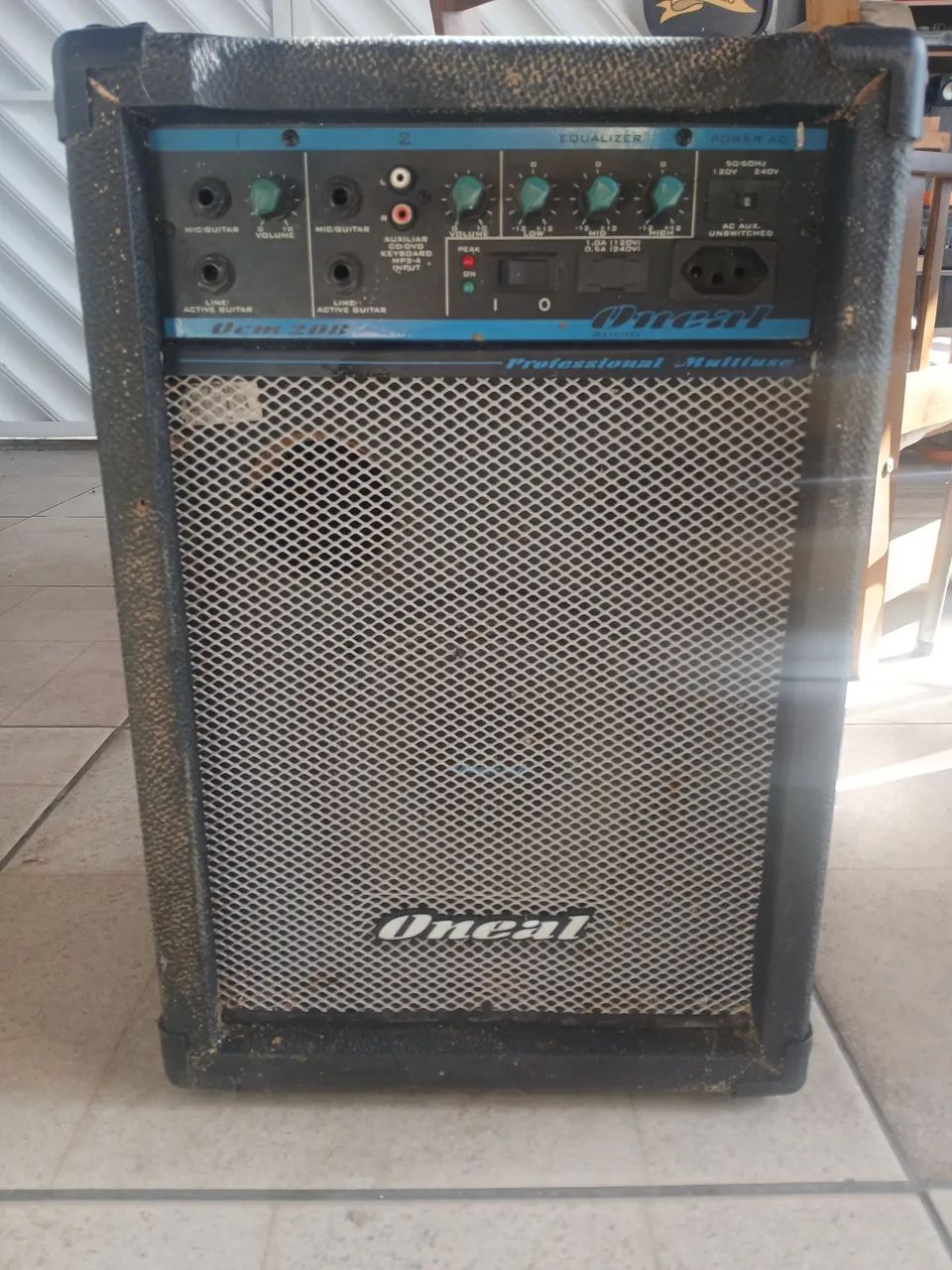 Caixa amplificada Oneal OCM 208