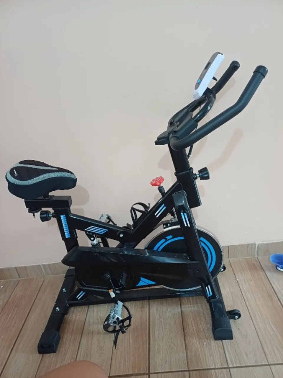 Bicicleta de spinning nova