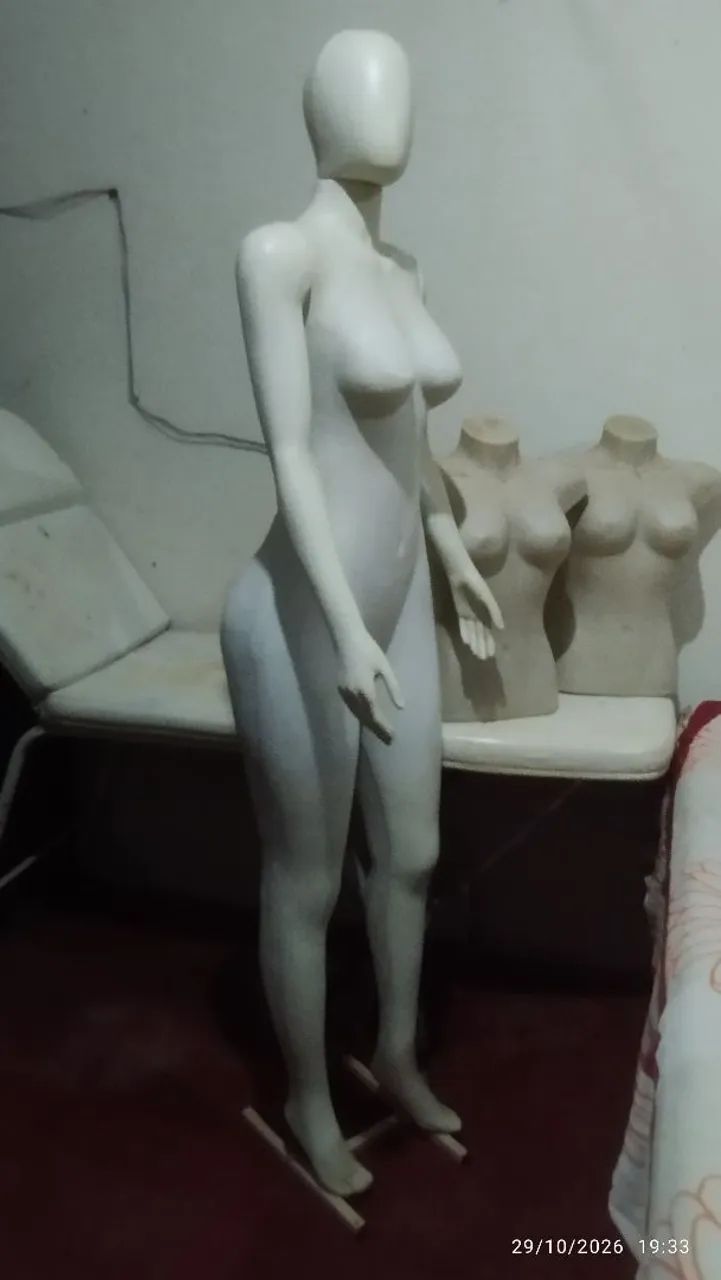Vendo, Manequim e Maca Estética 