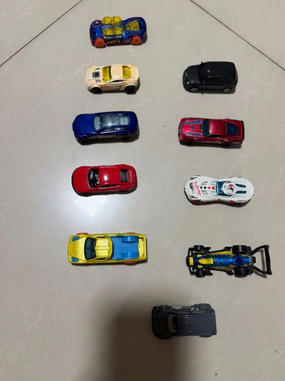 LOTE COM 10 CARRINHOS HOTWELLS  - Foto 3
