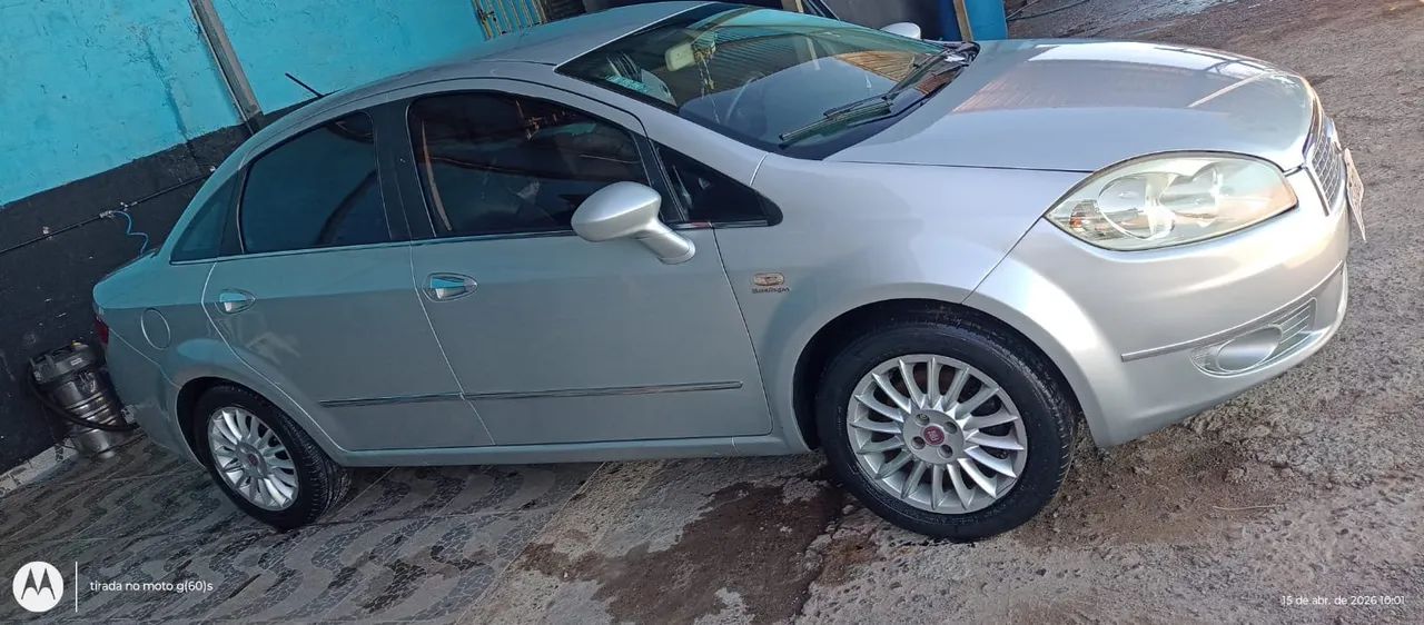 Fiat Linea Absolute 1.9/1.8 Flex Dualogic 4P 2010 - Foto 2