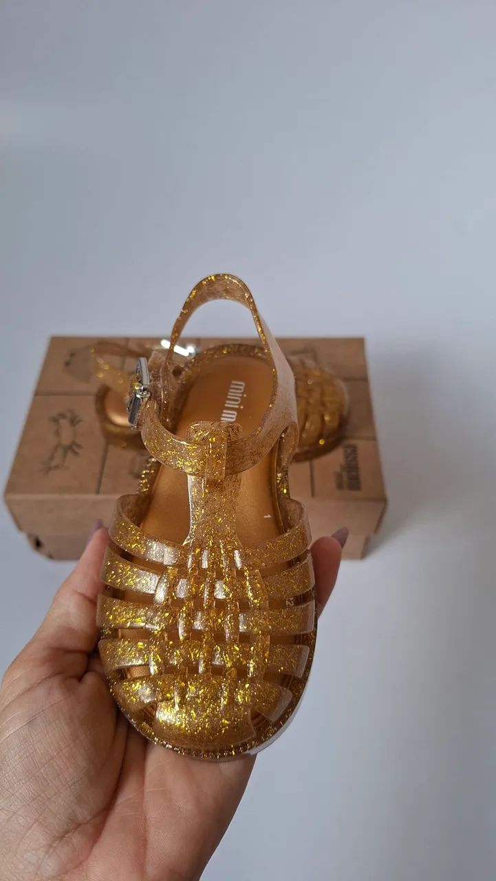 Novo Mini Melissa Possesion Dourado Glitter Numeração 20/21 - Foto 3