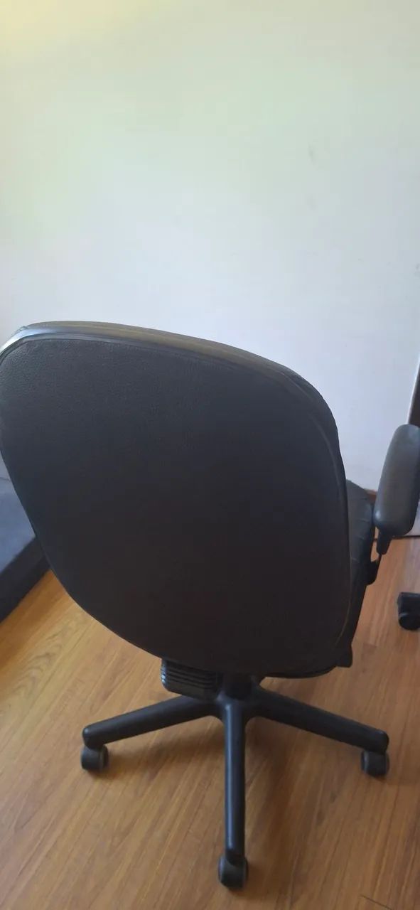 Vendo cadeira de escritorio - Foto 3