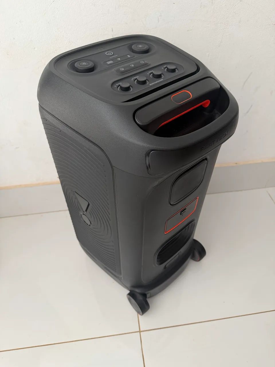 Caixa de som JBL Partybox 320 com microfone - Foto 3