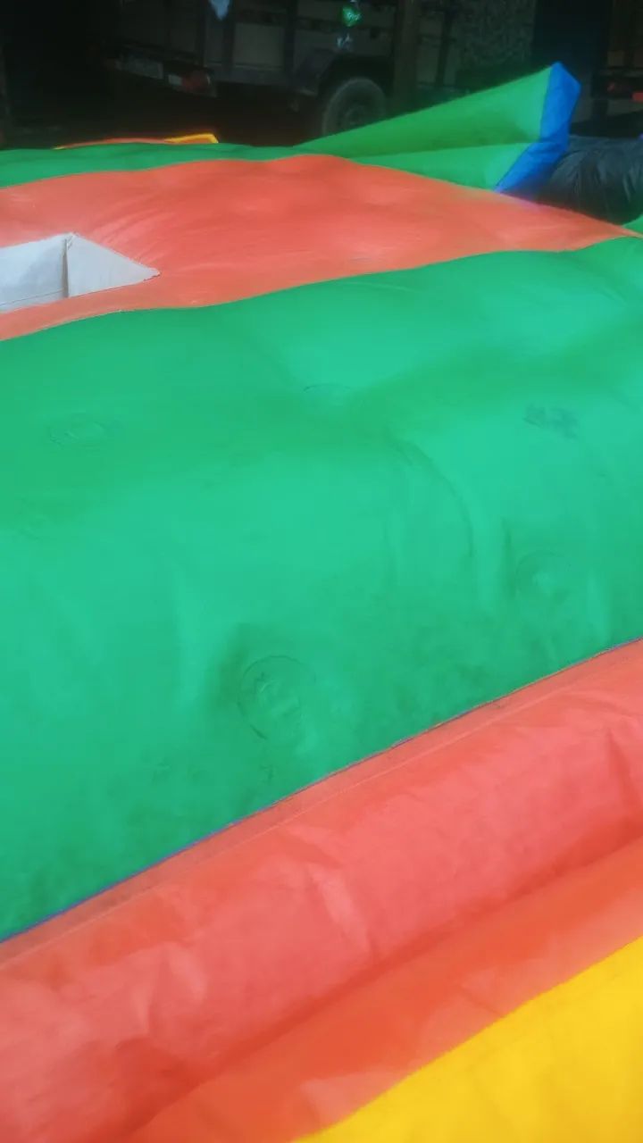BRINQUEDOS INFLÁVEIS 