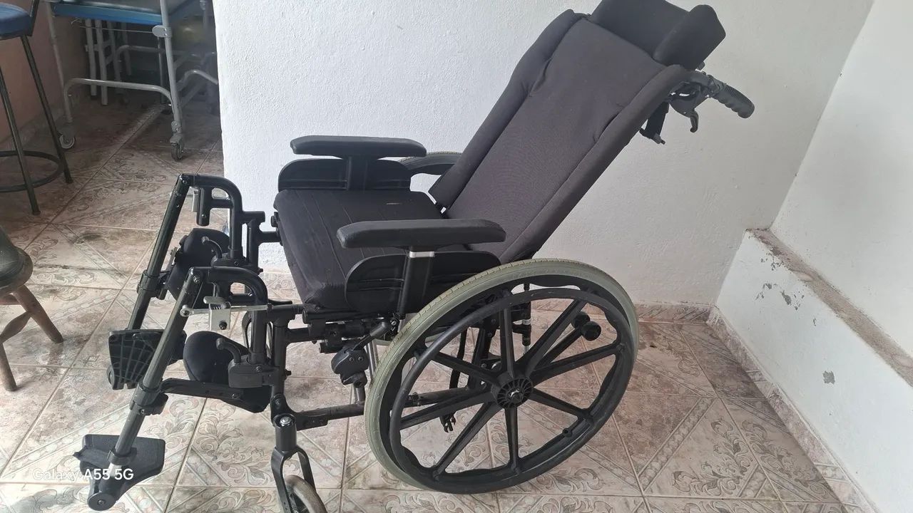 Cadeiras de rodas - Foto 3