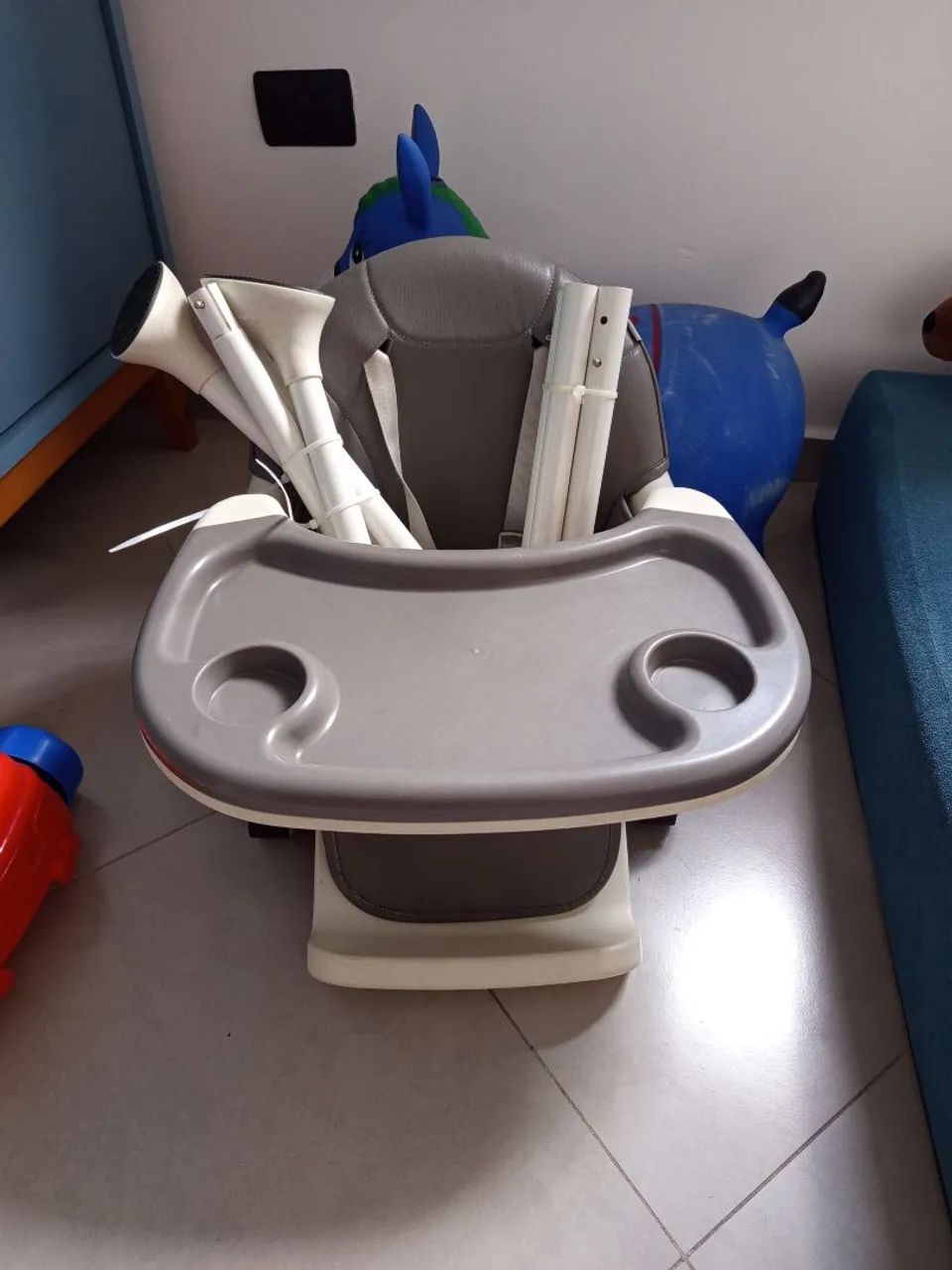Conjunto de Guarda roupa infantil, cadeira de alimentação e cômoda  - Foto 6