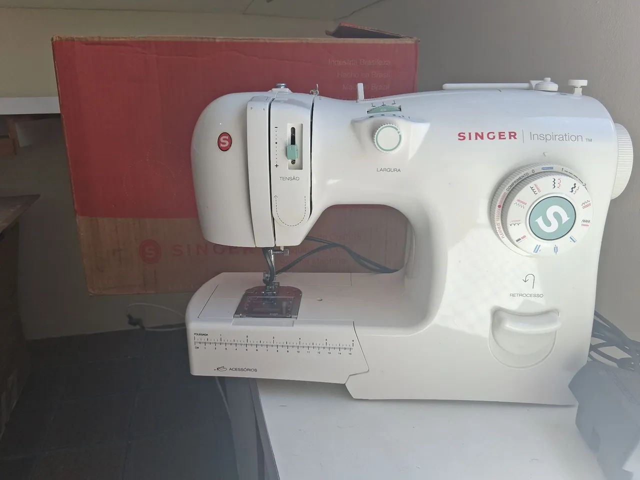 Máquina de Costura Singer Inspiration  Portátil 