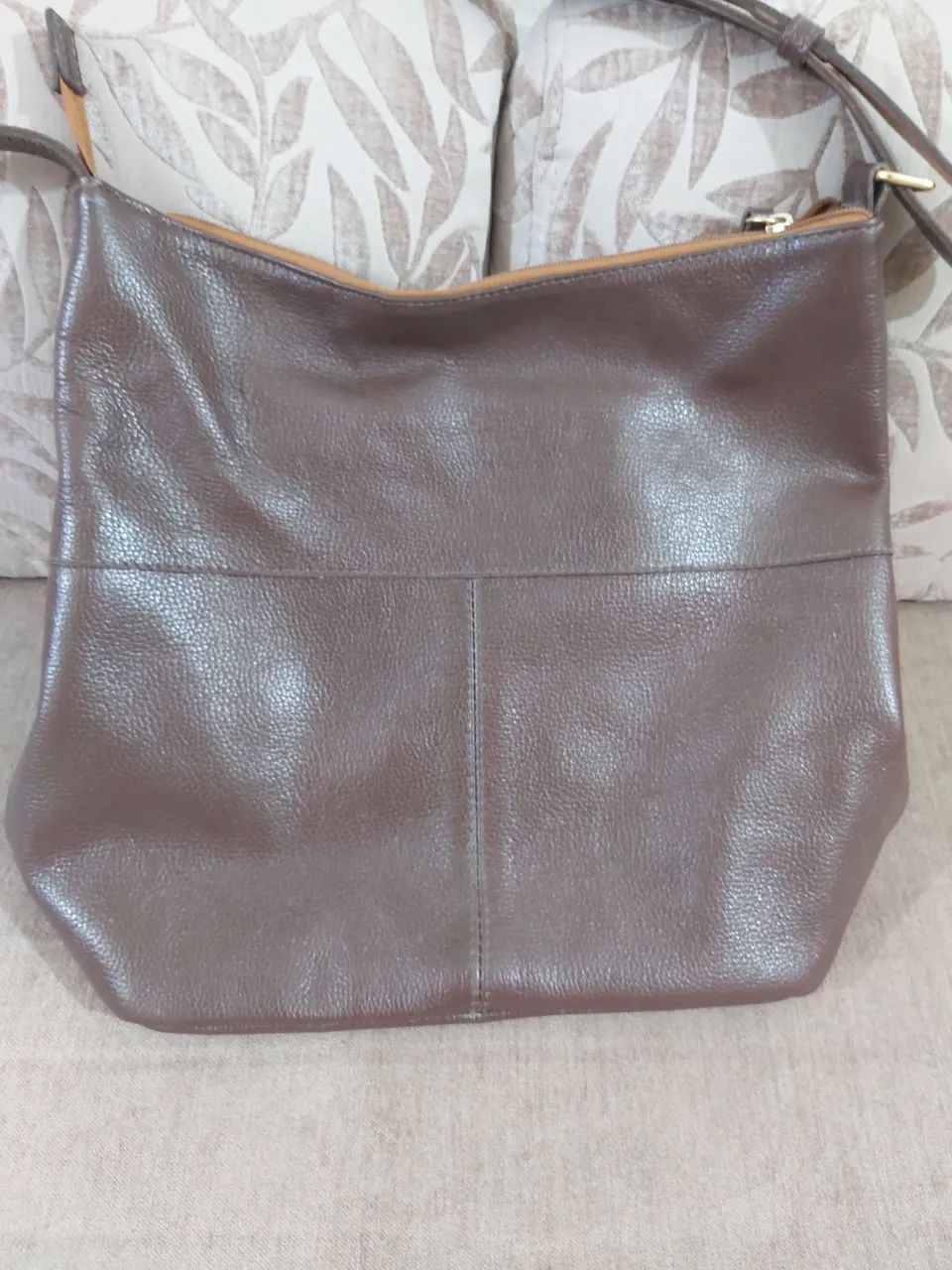 Bolsa feminina  em couro.  - Foto 2