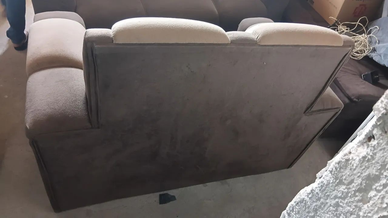 Vendo Sofá 2 & 3 Lugares Super conservado Com as Madeiras Todas Reforçadas  - Foto 2