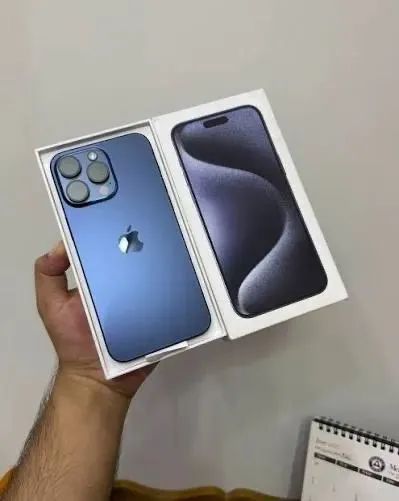 iPhone 15 Pro Max 256gb Azul 100% original - Celulares e
