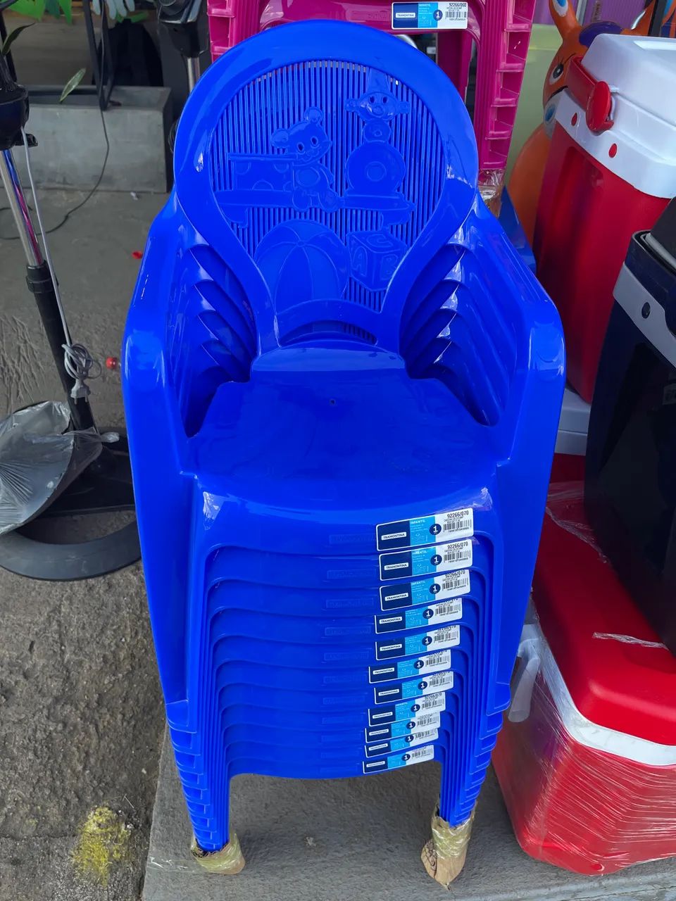 Mesa e cadeira Tramontina infantil ?