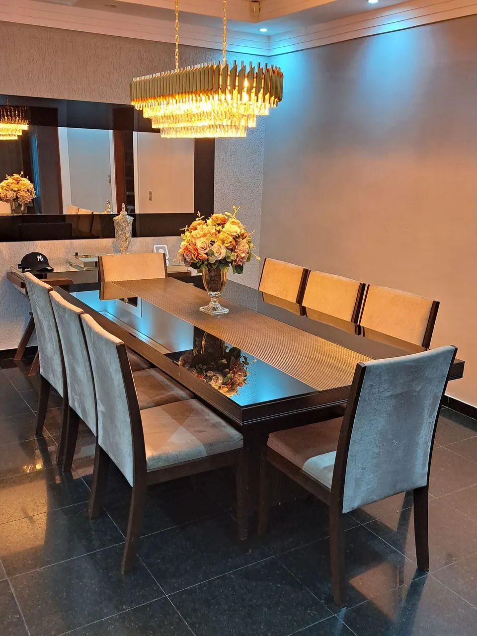Mesa de jantar com 8 cadeiras muito linda luxo total nova